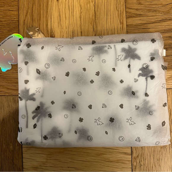 NEW, NWT Stoney Clover Lane Flat Pouch/Bag 🌴 - Picture 4 of 5